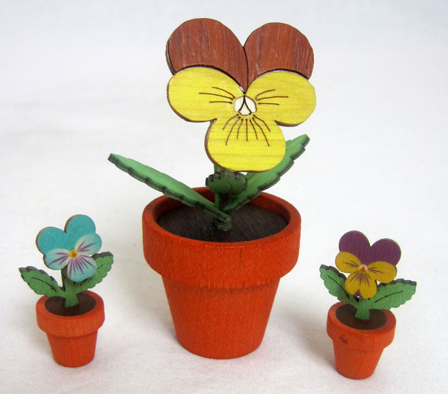 Kuhnert - Stiefmütterchen groß im Blumentopf ca. 7,5 cm hoch