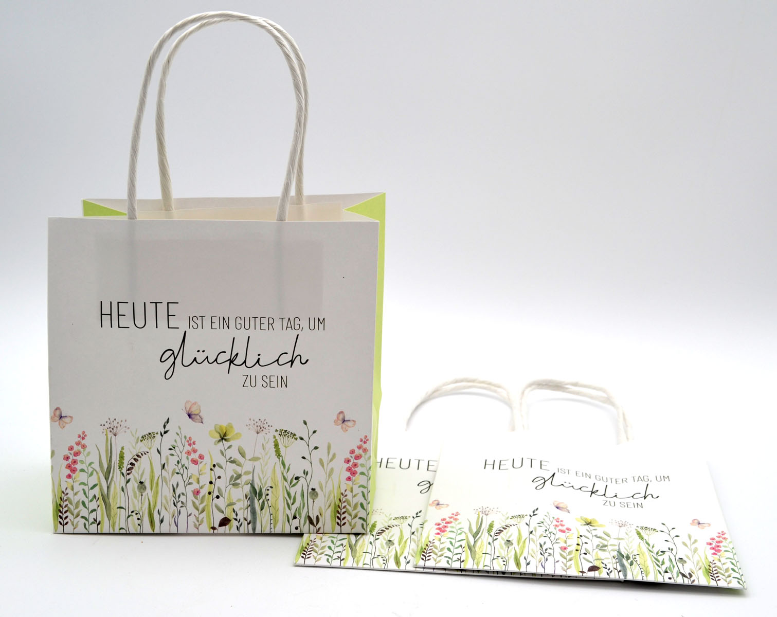 3 Stück Geschenktüte Geschenktasche "glücklich sein" bunt ca. 15x15x8 cm 