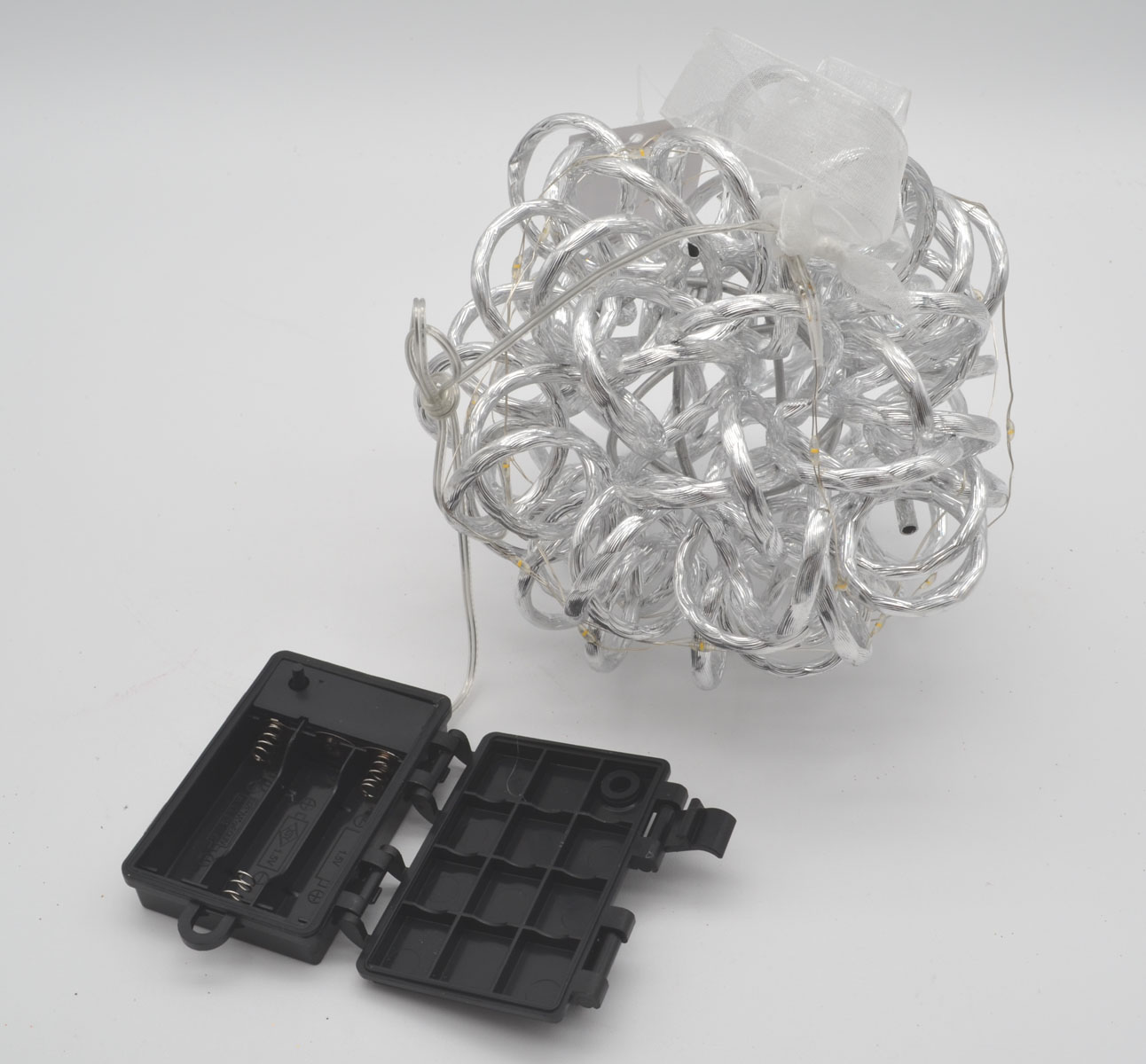 Alu-Leuchtkugel silber Ø 15 cm – 30 LEDs, Timer, für innen und außen