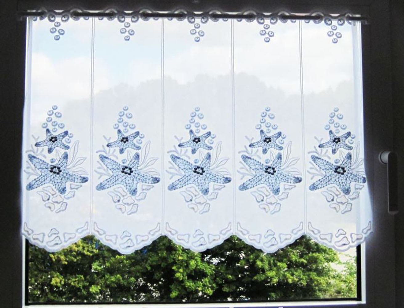 1 Stück Kurzgardine ca. 16 cm breit, Seestern blau /weiß 55 cm hoch 1 Stück Kurzgardine ca. 16 cm breit, Seestern blau /weiß 55 cm hoch