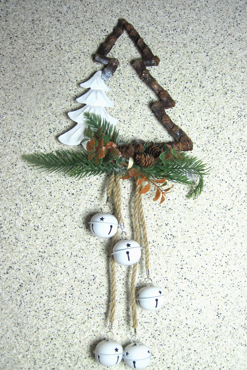 Holzhänger Tannenbaum mit Glocken mehrfarbig ca. 50 cm