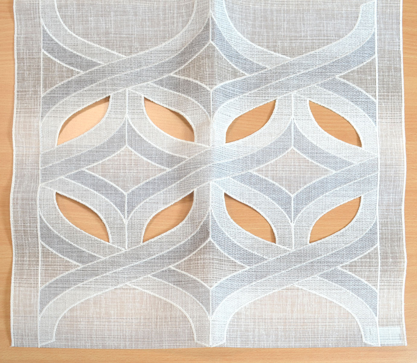 Marakesch Fläche Meterware in Rapporten 54 cm 3847 silber 26 cm breit 