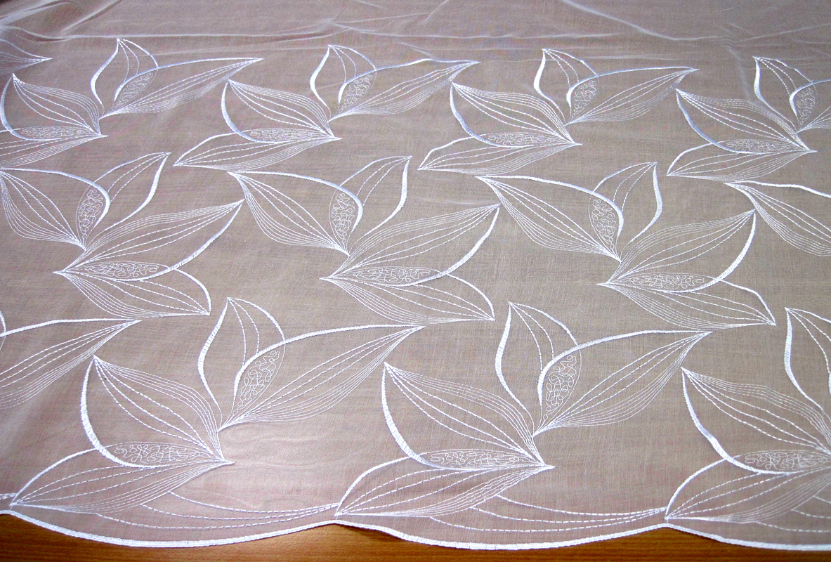 Meterware - Gardine Weiß Lilien mit unterer Kante ca. 70cm - Höhe 290cm