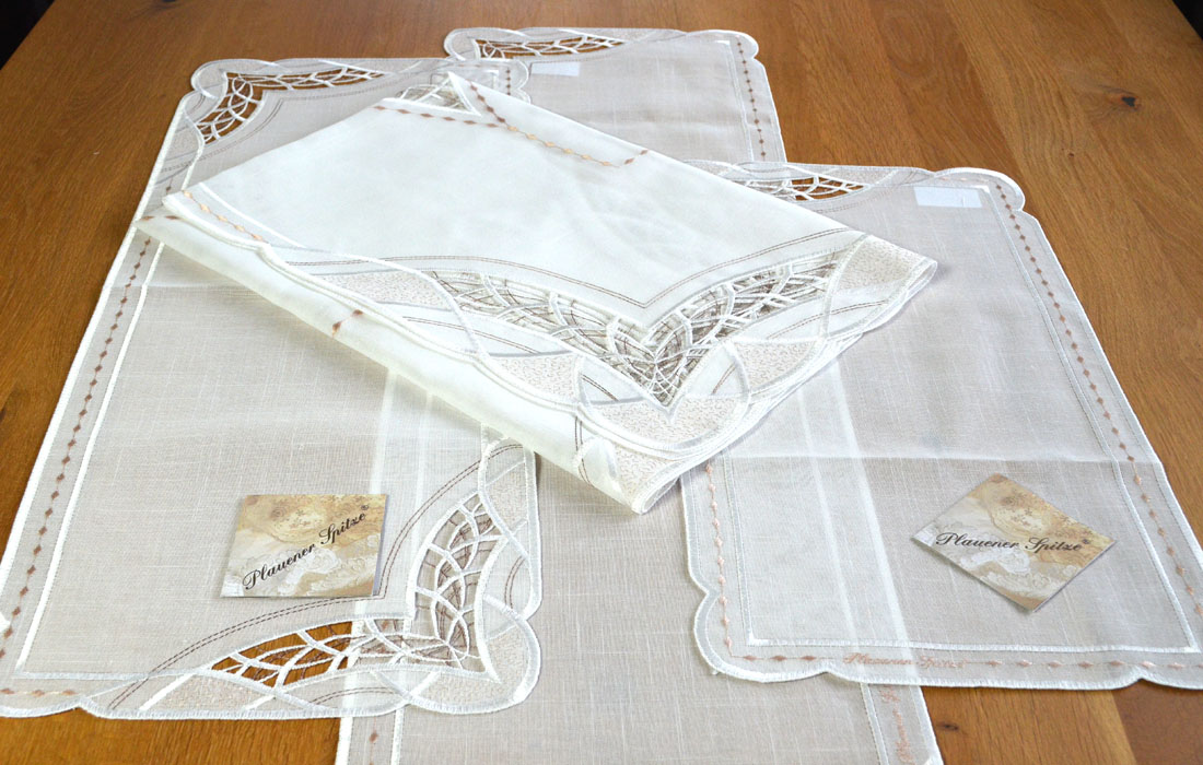 Mitteldecke ca. 85x85 cm Plauener Spitze ecru-muskat