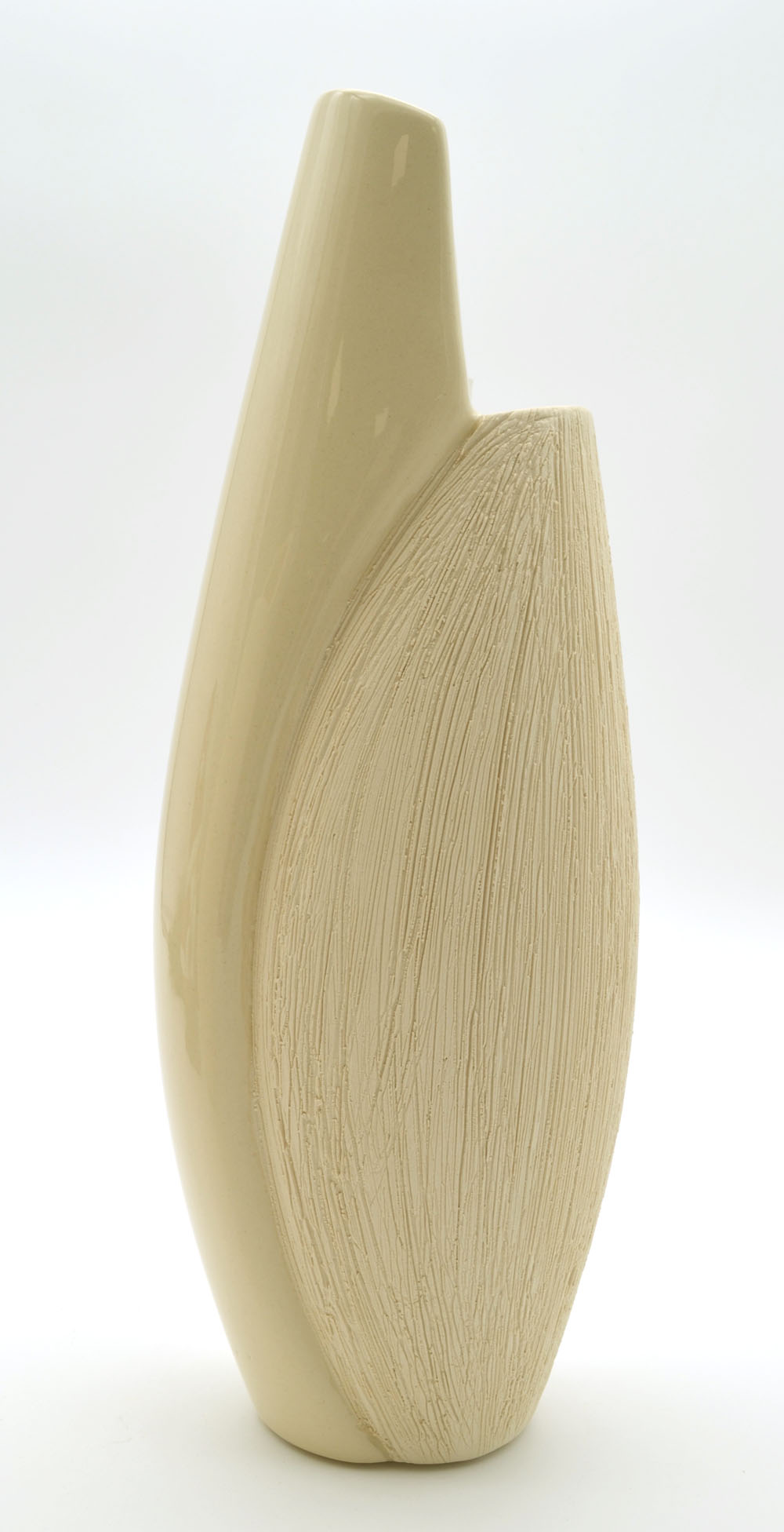 Keramik Vase sandgelb glasiert und Kratzoptik matt 27x10x8 cm (HxBxT)  Keramik Vase sandgelb glasiert und Kratzoptik matt 27x10x8 cm (HxBxT)