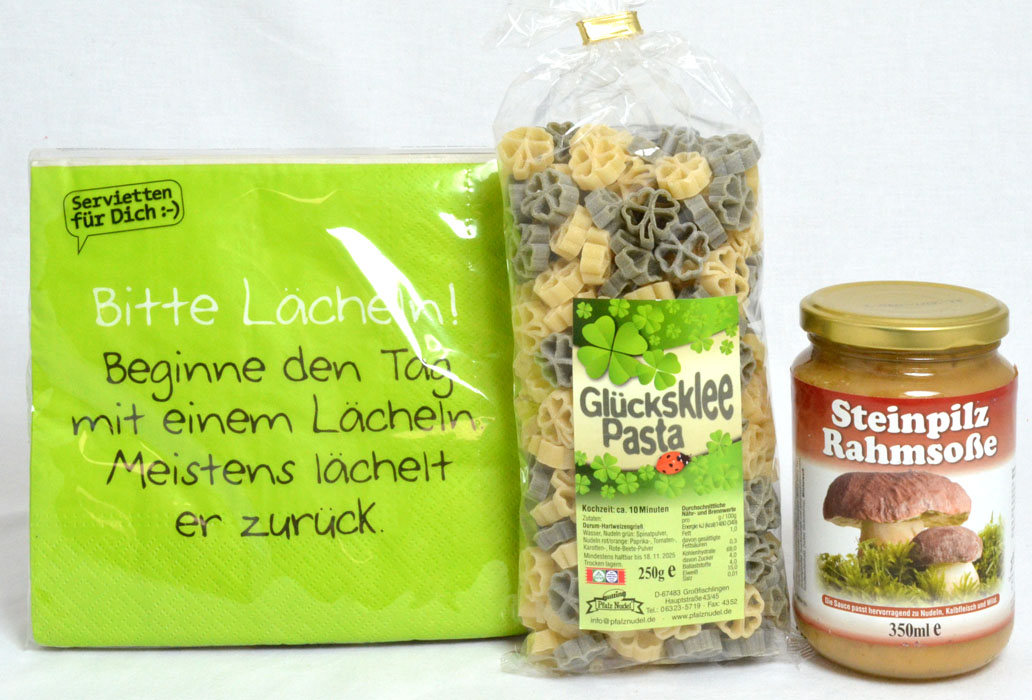 gl_cksklee_pasta_mit_serviettend1 Glücksklee-Pasta mit Pasta-Sauce und Servietten