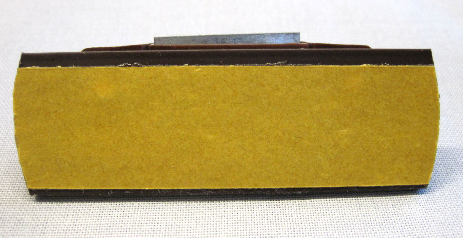 Unterprofilhalter mit Magnet selbstklebend Braun 66x16x22mm