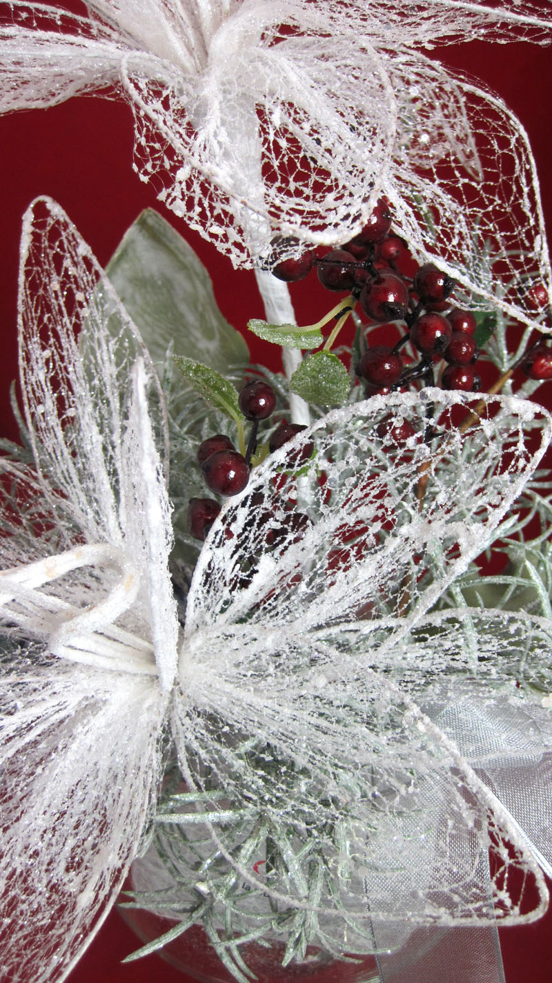 Winterliches Kunstarrangement Frostoptik im Glas-Kelch ca. 40x63x30cm (B/H/T)