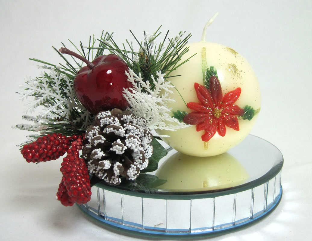 Kugelkerze "Weihnachtsstern" Creme-Bunt, Ø ca.8 cm II.Wahl