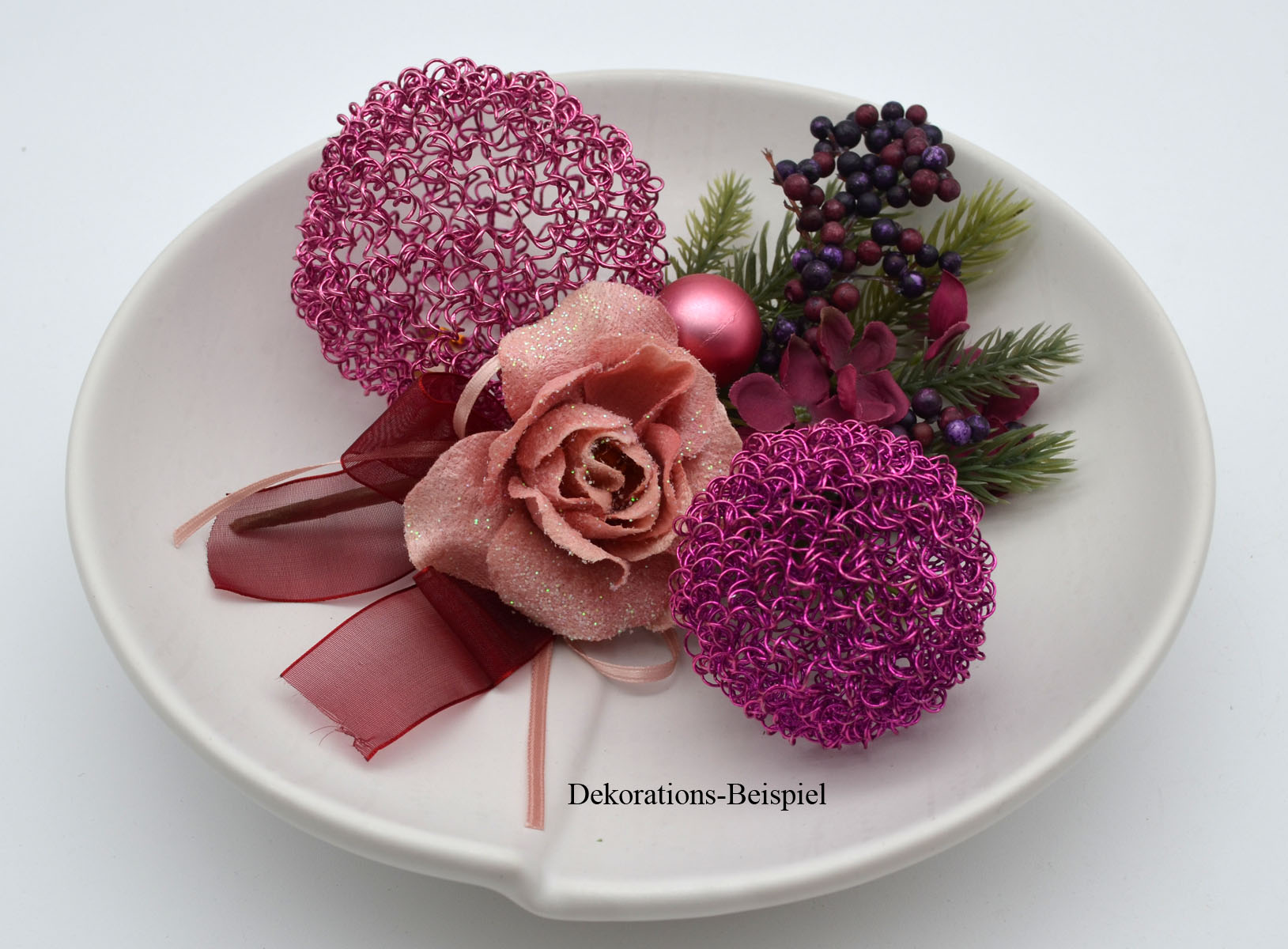 2 Stück Wellendrahtkugel Drahtball, Dekokugel 6 cm fliederfarben