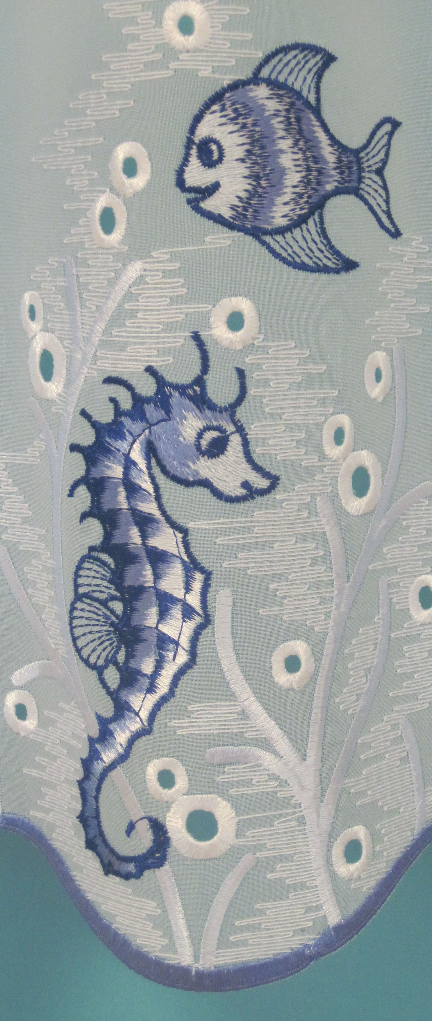 1 Stück Scheibengardine Fische in Blau ca. 16 cm breit, Höhe 33
