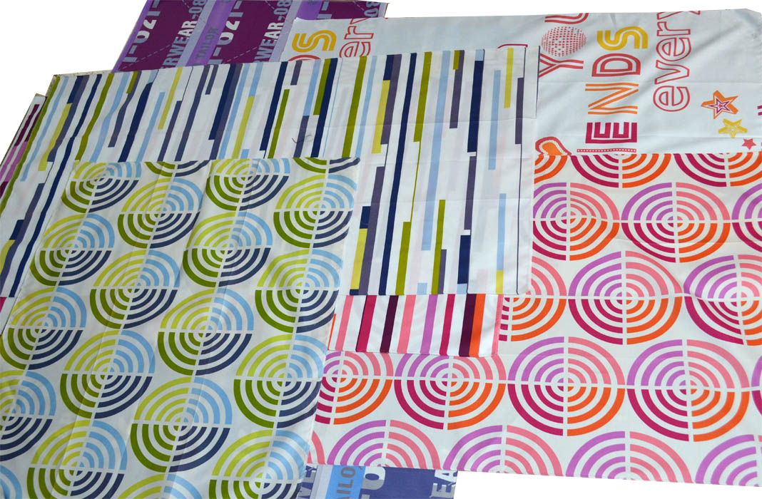 Stoffreste-Paket aus 7 Resten Tom Taylor-Stoffe Kreise-Schrift