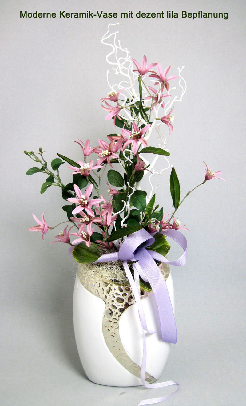 Kunst-Blumenarrangement lila in Keramik-Vase ca. 57x16x15 (HxBxT)