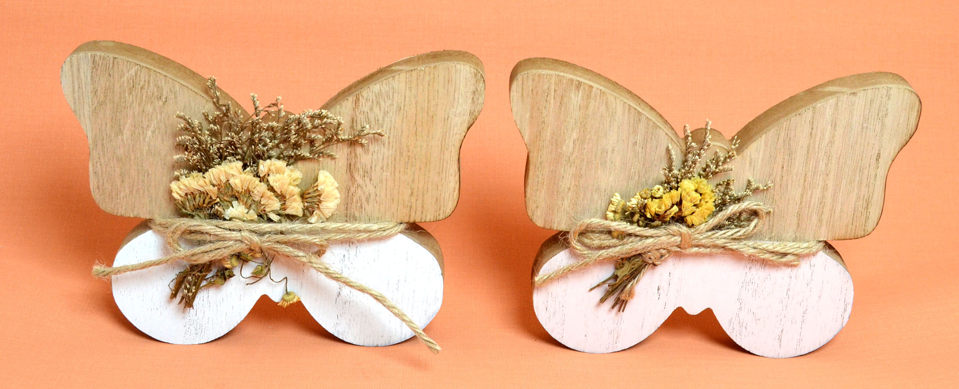 MDF-Schmetterling mit Trockenblumen natur/weiss/rosé 14x11x2 (BxHxT)