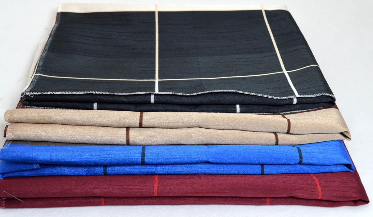 Stoffreste-Paket aus 4 Resten Karo-Dekostoff