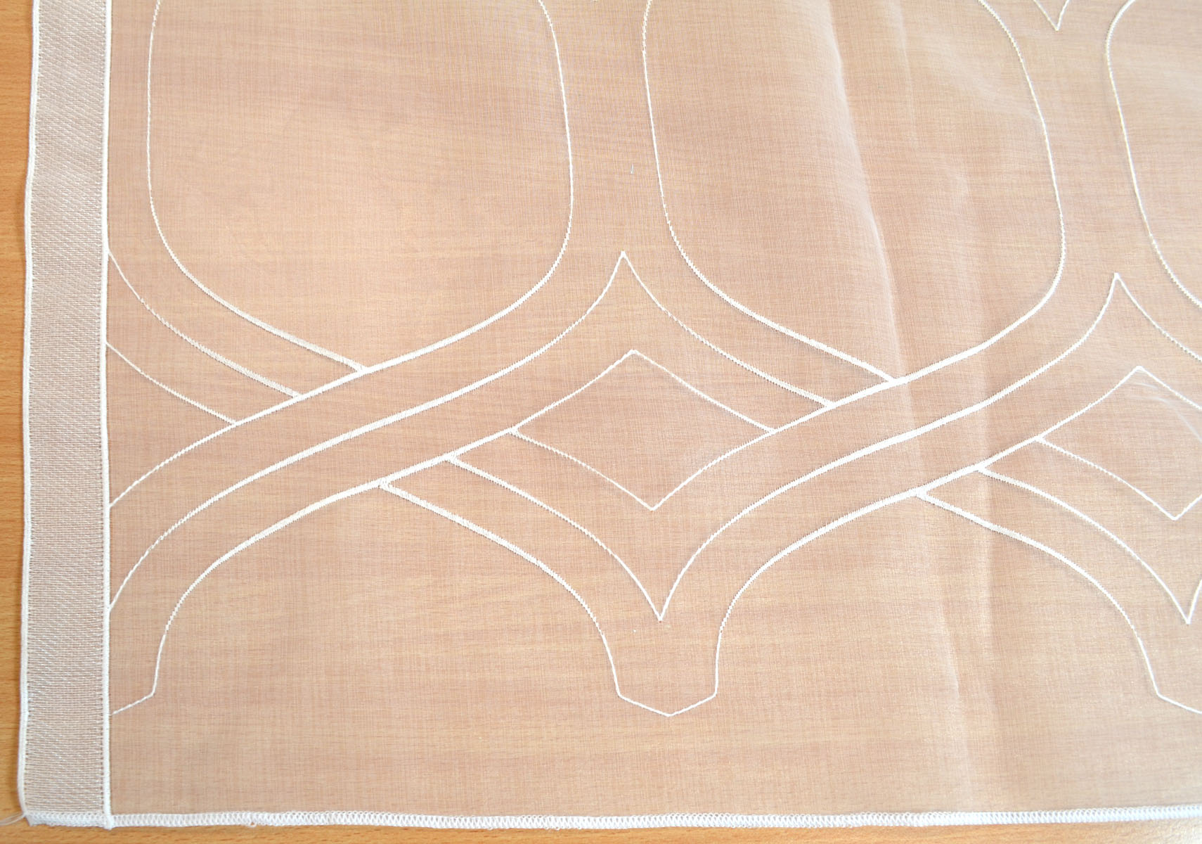 Marakesch Fläche  Meterware in Rapporten 54 cm 3848 weiss transparent 66 cm breit 