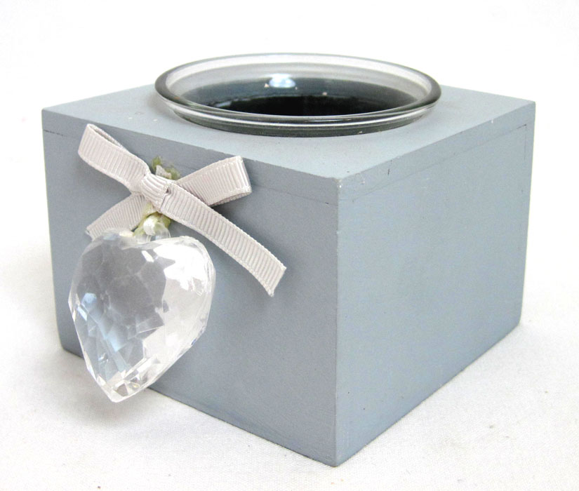 Holz-Teelichthalter mit Schmuckschleife und Acrylherz ca. 8,0 x 7,0 x 8,0 cm