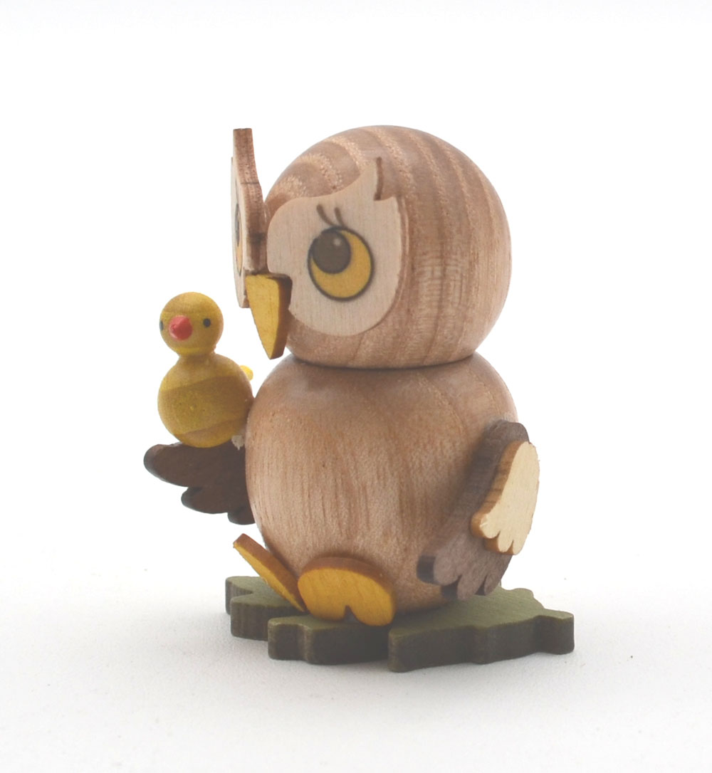 Kuhnert - Eulenkind mit Vogel zum Stellen - Holzfigur ca. 4 cm Kuhnert - Eulenkind mit Vogel zum Stellen - Holzfigur ca. 4 cm