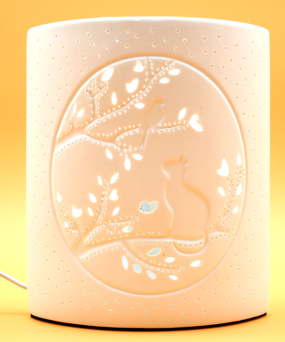 Porzellan-Lampe Ellipse Katzenmotiv weiß ca.20 x 17 x 10 cm (H/B/T)  Porzellan-Lampe Ellipse Katzenmotiv weiß ca.20 x 17 x 10 cm (H/B/T)