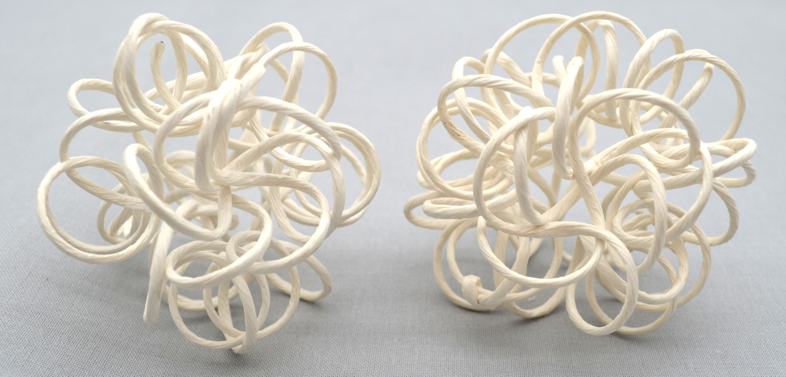 2 Stück Dekokugeln Rattan naturweiss ca. 7 cm Durchmesser 