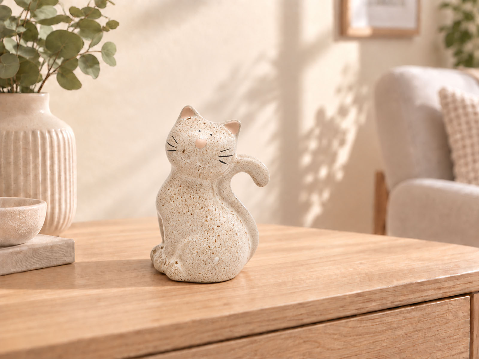 Deko-Katze aus Porzellan – 11 cm creme