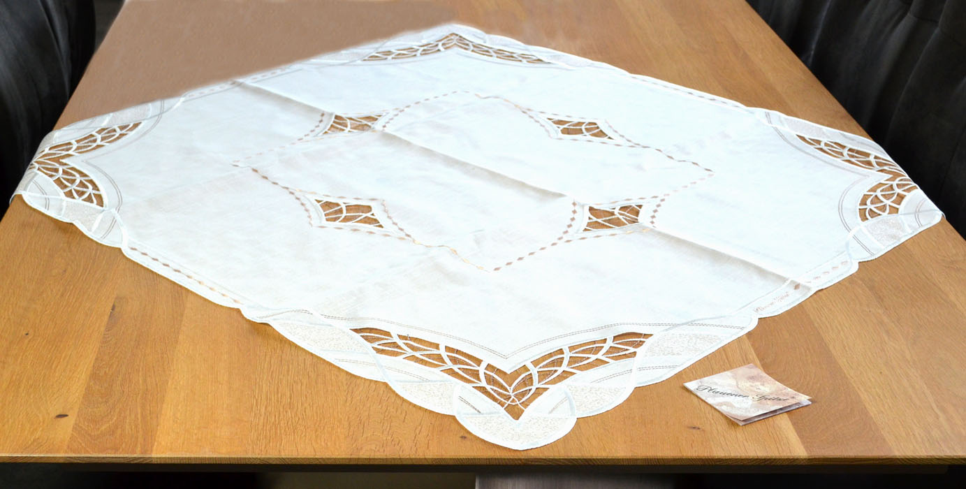 Mitteldecke ca. 85x85 cm Plauener Spitze ecru-muskat