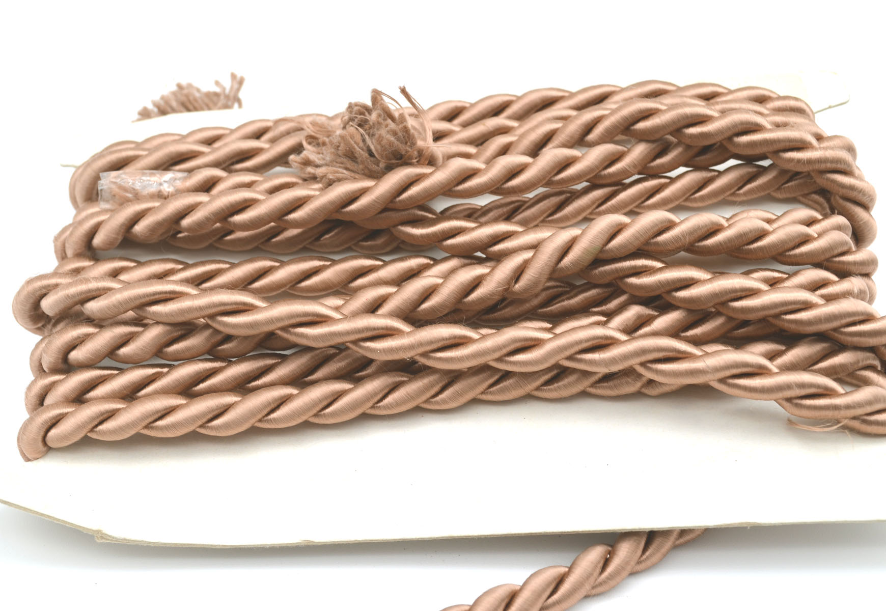 1 Meter Gedrehte Kordel – 13 mm – hellbraun glänzend