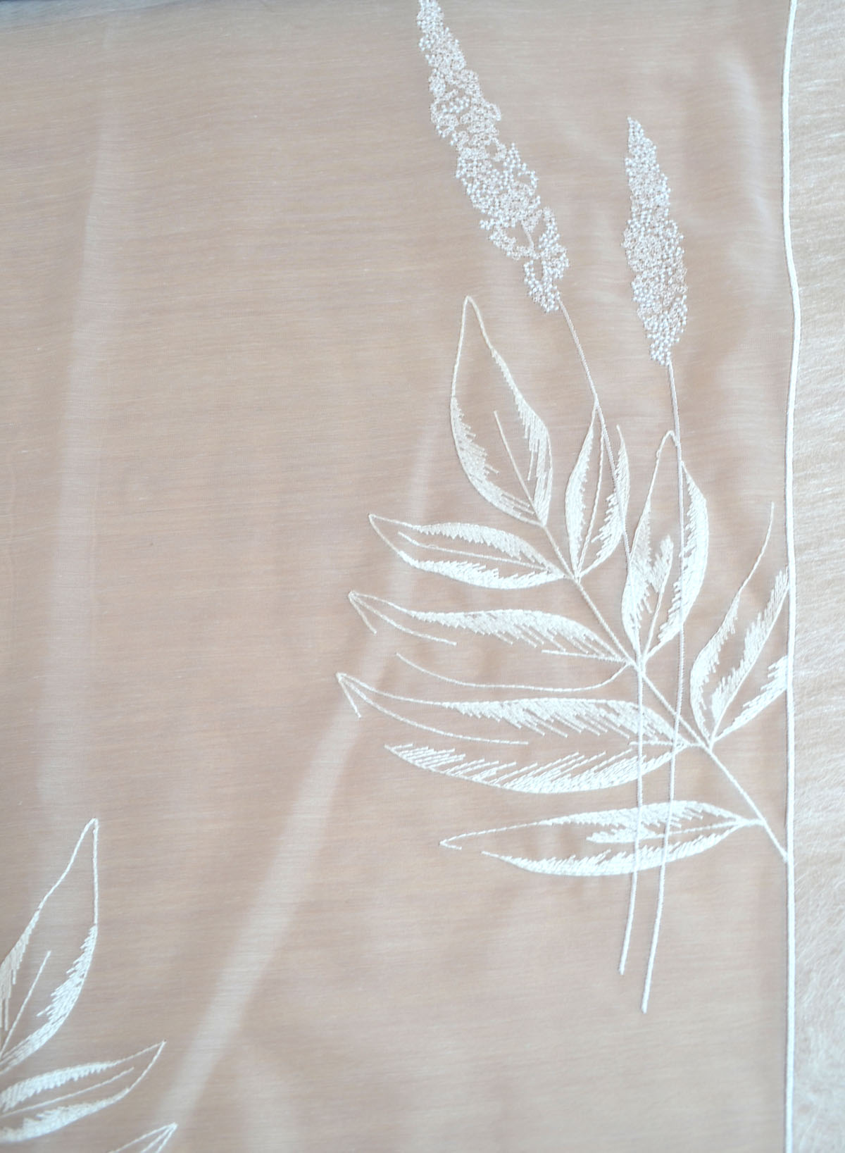 Fensterbehang "Rimini" bestickt Fb.04 Weiß, 80 x 140 cm BxH mittig