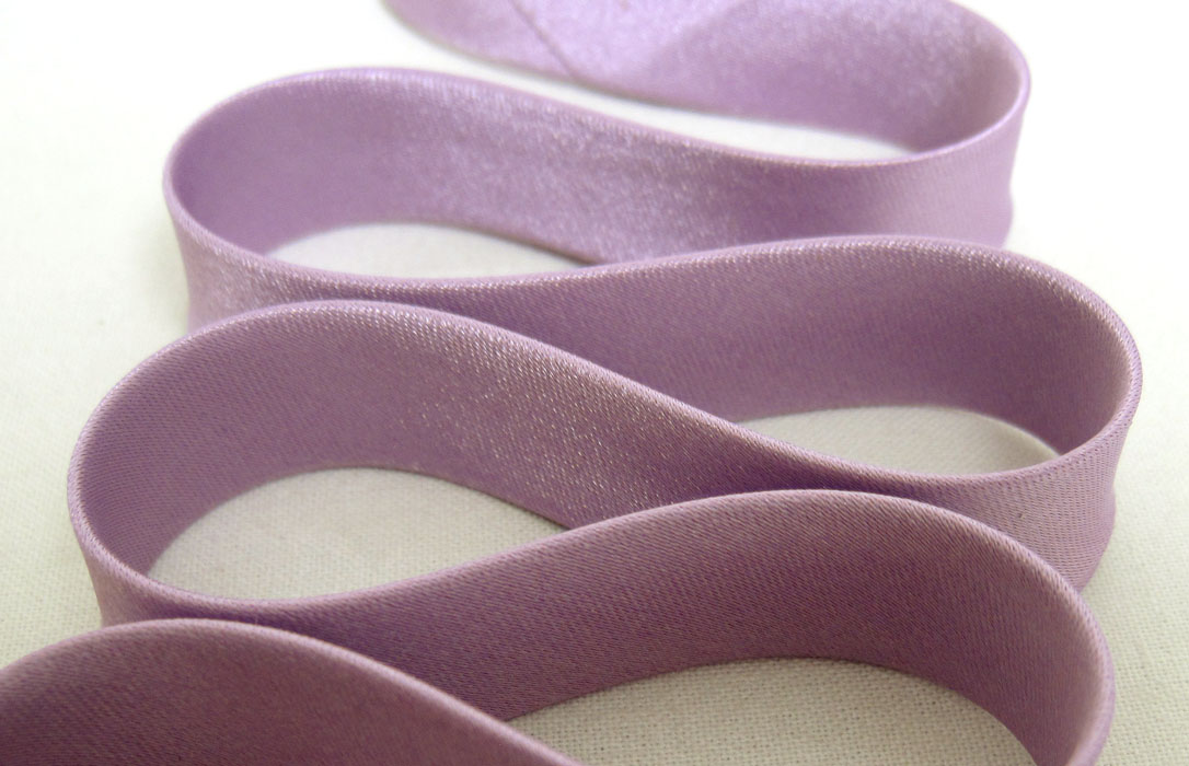 9,80m - Einfassband - Schrägband - Breite 15 mm - Col. 423 helllila