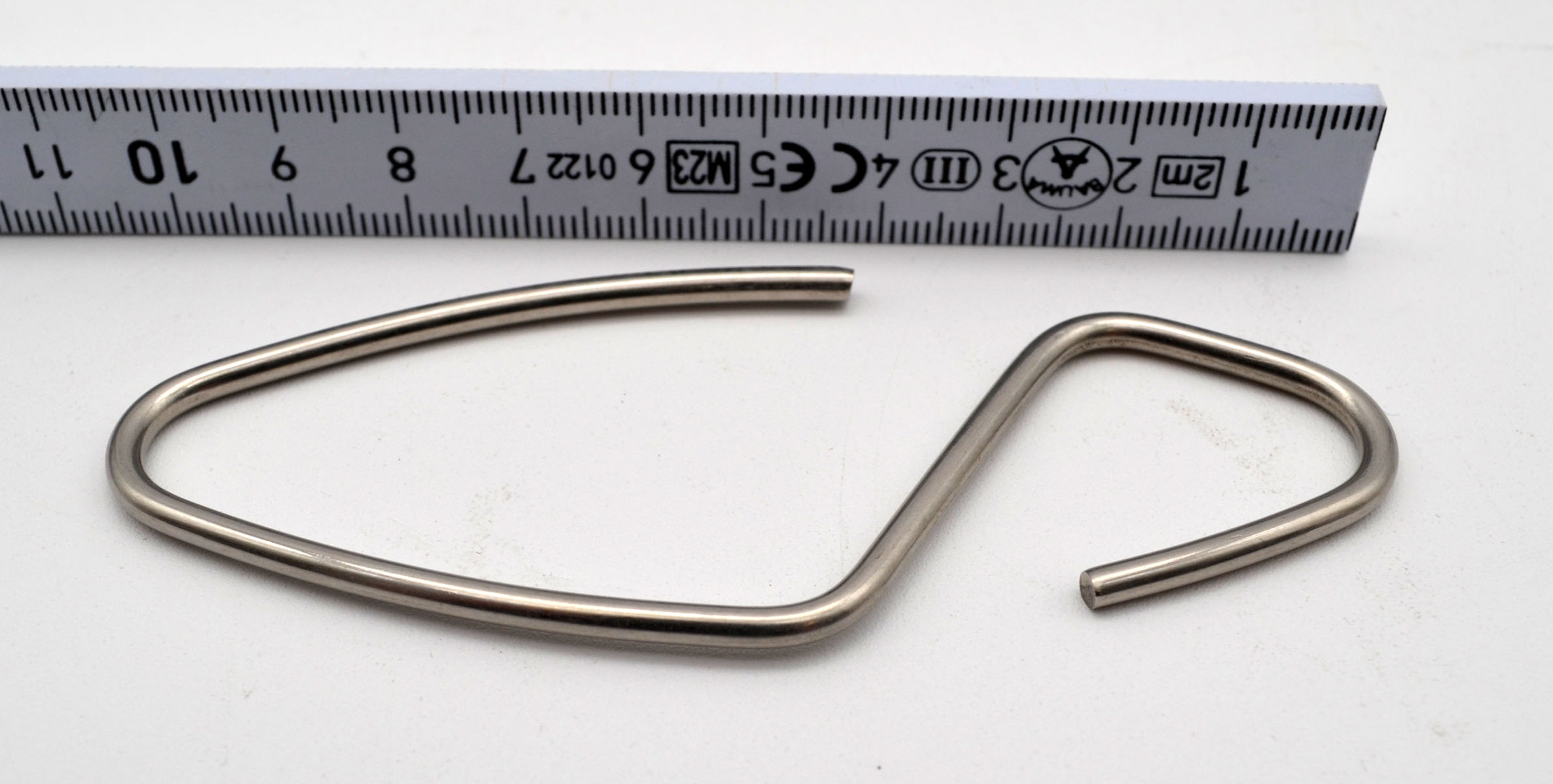 1 Designerhaken für Stangen 10 mm edelstahl ohne Faltenhaken