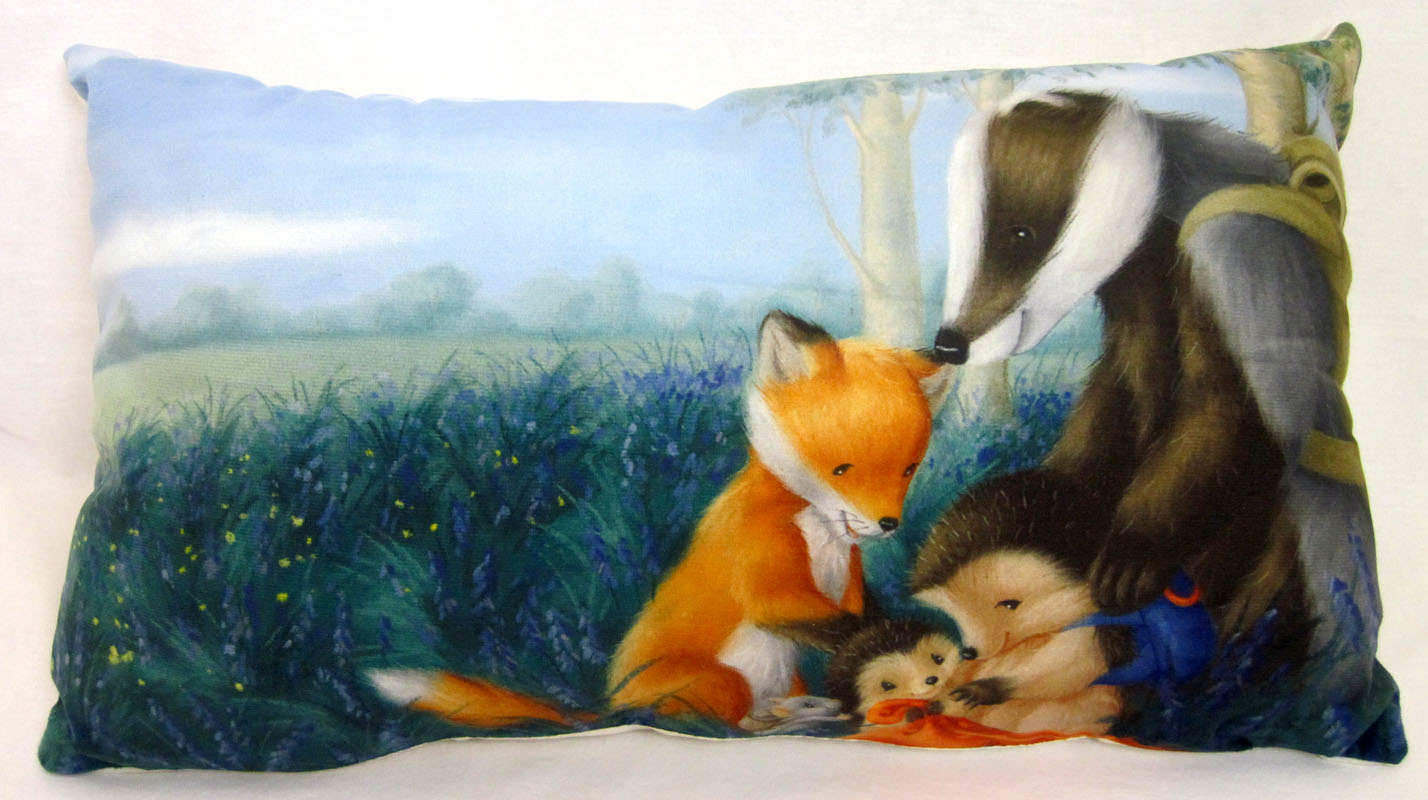 Kuschelkissen Kleiner Igel ca. 45x25 cm mit Füllung und RV