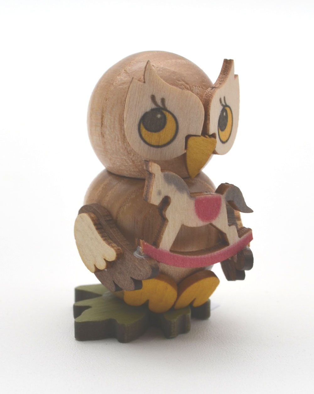 Kuhnert - Eulenkind mit Schaukelpferd zum Stellen - Holzfigur ca. 4 cm