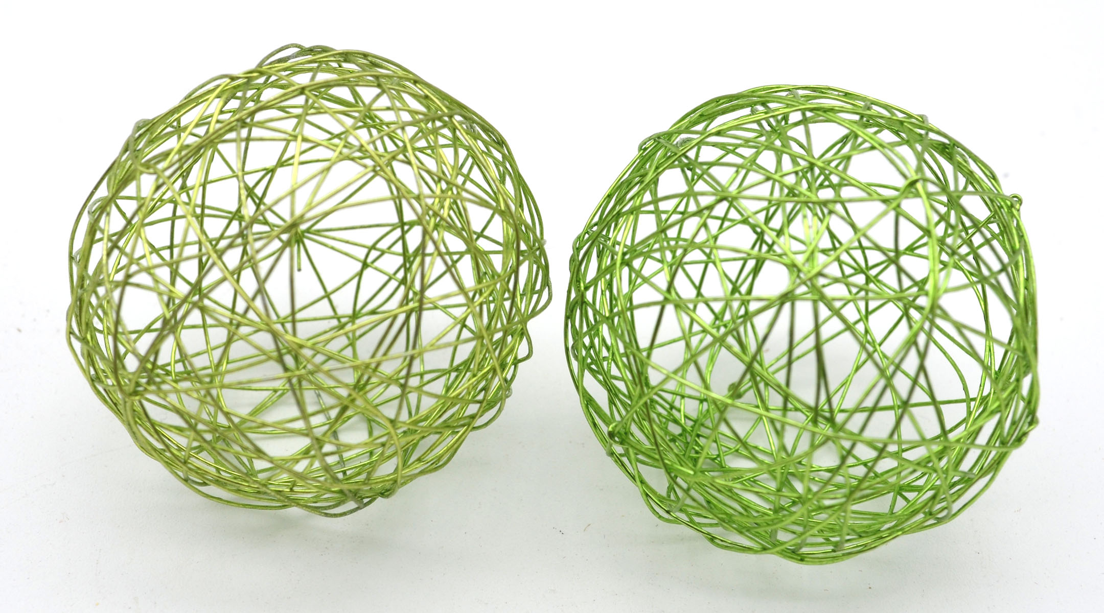 2 Stück Drahtbälle, Drahtkugeln Dekokugel apfelgrün 5 cm 