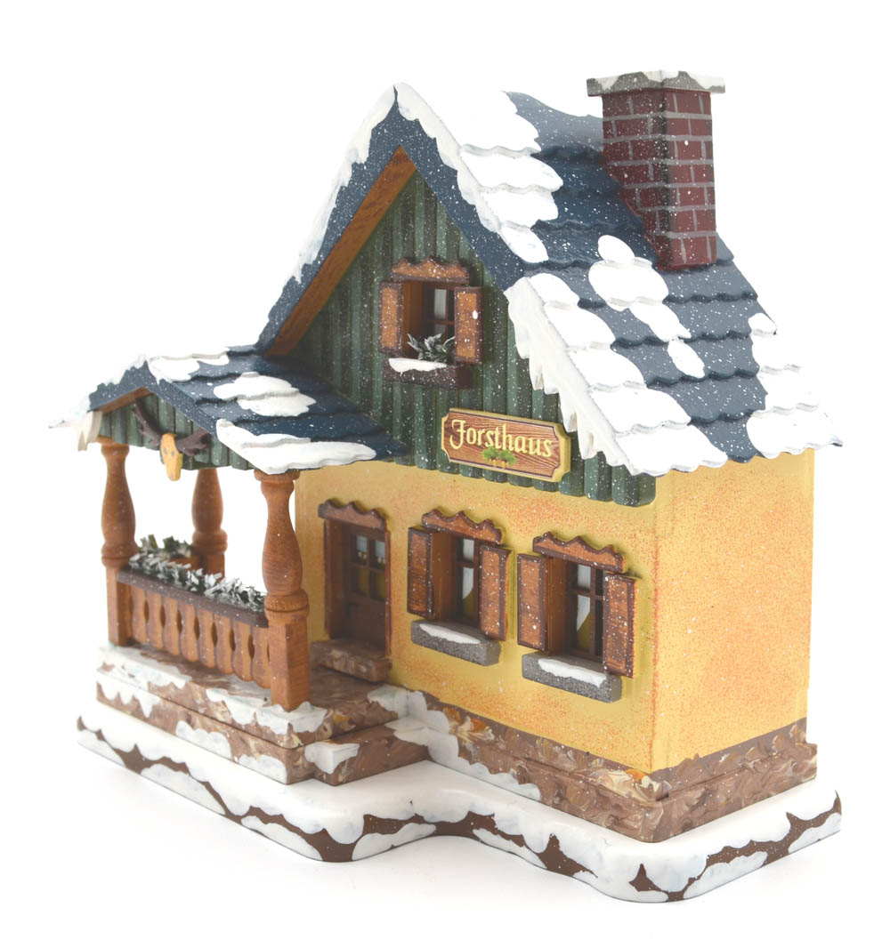 Hubrig - Wiki - Forsthaus elektrisch beleuchtet 14 x 14 x 8 cm (HxBxT) Hubrig - Wiki - Forsthaus elektrisch beleuchtet 14 x 14 x 8 cm (HxBxT)