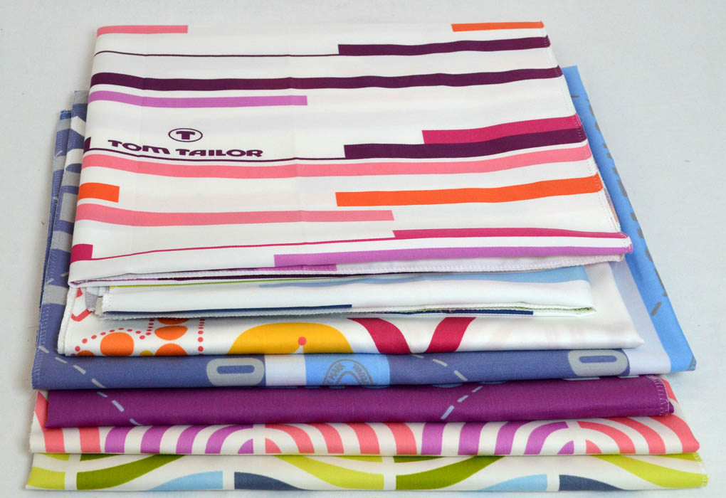 Stoffreste-Paket aus 7 Resten Tom Taylor-Stoffe Kreise-Schrift