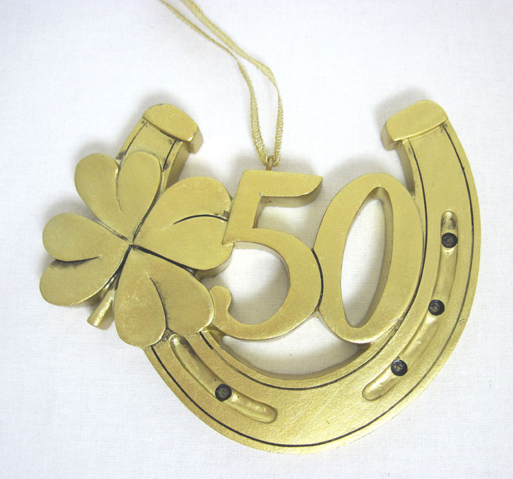 Hufeisen und Glücksklee "50" Gold zum Hängen Polyresin ca. 10 x 12 cm